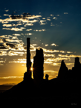 Dawn at the Totems, Monument Valley
